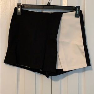 Black/white envelope skort